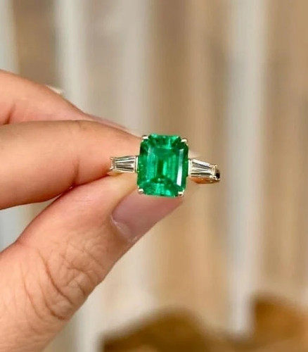 Emerald cut natural - 4,