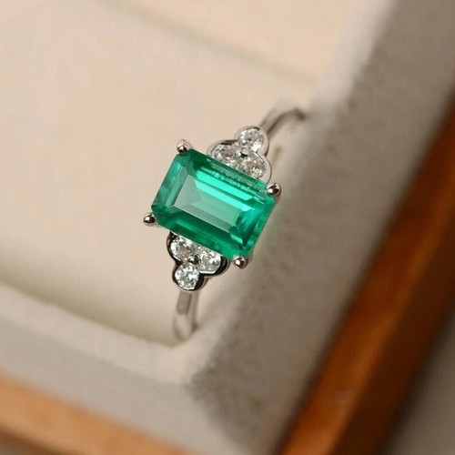 Emerald cut natural - 2.82,