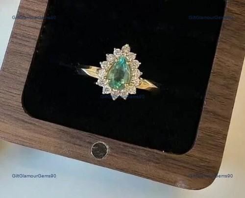 Natural green emerald - 2.92,