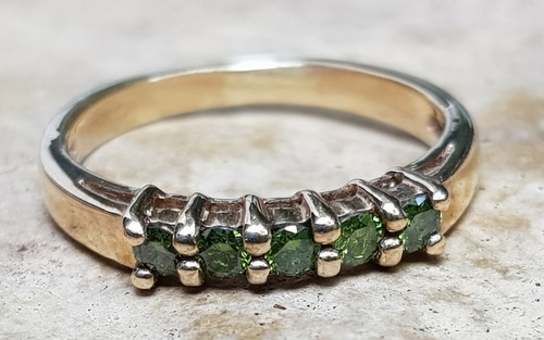 9ct yellow gold green diamond - green,