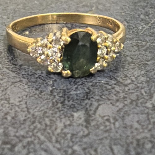 18ct yellow gold oval green - yellow,