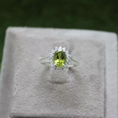 Oval cut peridot - cut,