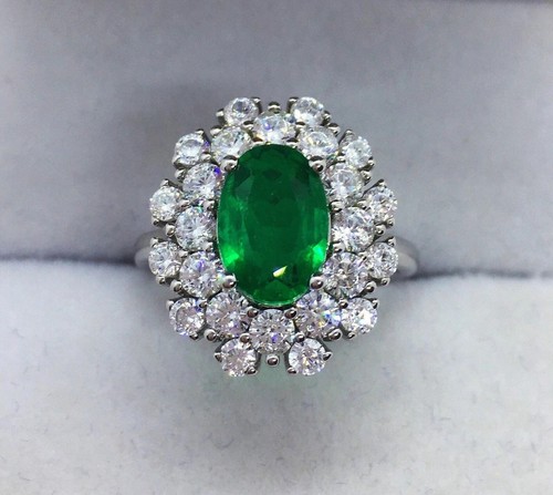 Oval cut emerald - ct,