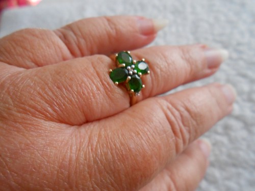 9ct green diopside - 9ct, diamond
