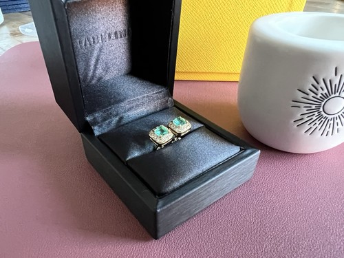 Emerald and diamond - diamond, halo