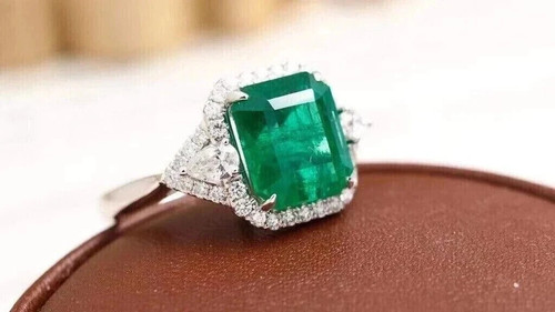 Emerald cut natural - cut,
