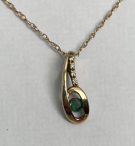 9ct gold emerald - 9ct, diamond
