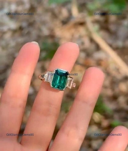 Natural green emerald - 2.92,