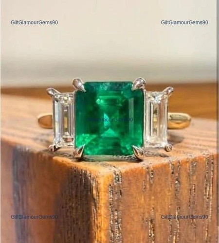 Natural green emerald - ct,