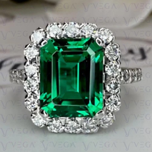 Emerald diamond ring - &,