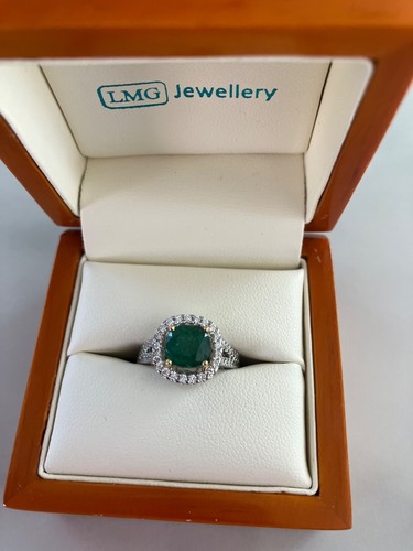 18ct white gold emerald - , 1.94ct
