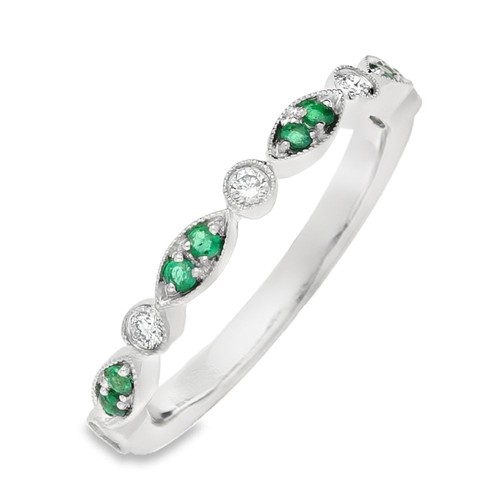 Ladies 18ct white gold - 18ct, emerald