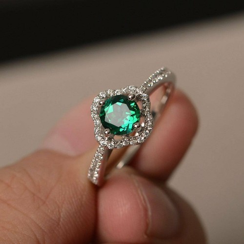 2ct round cut green diamond - round,