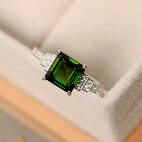 Princess cut green - cut, solitaire